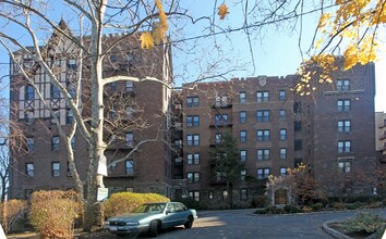 Sherwood Terrace in Yonkers, NY - Foto de edificio - Building Photo