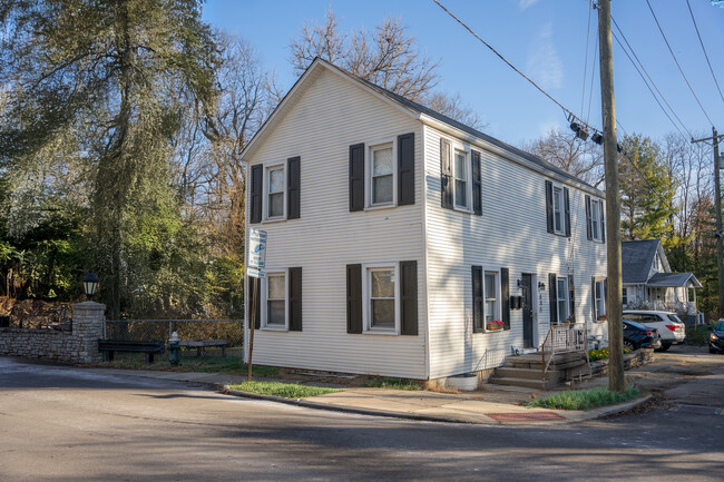 446 Ohio Ave, Unit 2 in Loveland, OH - Building Photo - Building Photo