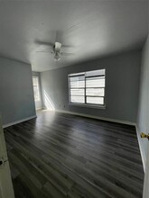 2907 Jewel St-Unit -2 in Houston, TX - Foto de edificio - Building Photo