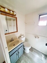 866 Riverside Dr in Klamath Falls, OR - Building Photo - Building Photo