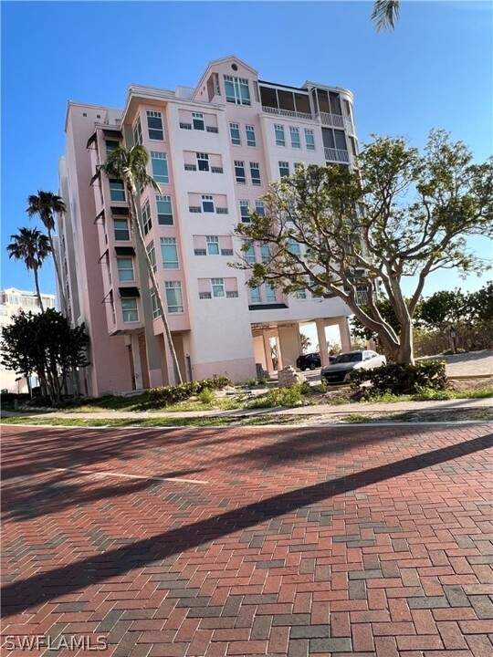 265 Barefoot Beach Blvd in Bonita Springs, FL - Building Photo