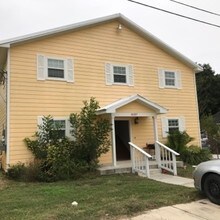 4106 Coon St in Bacliff, TX - Building Photo - Building Photo