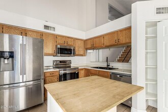 1518 E Rockwood Dr in Phoenix, AZ - Building Photo - Building Photo