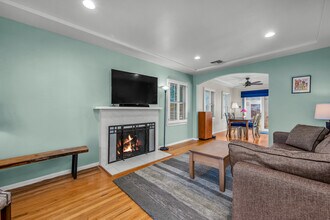 8207 Stewart Ave in Los Angeles, CA - Building Photo - Building Photo