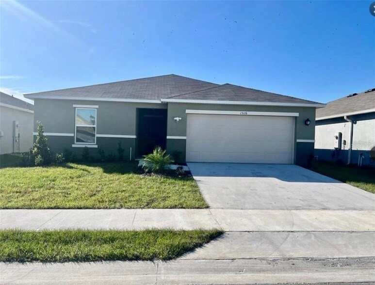 1516 Mattie Pointe Pl, Unit 302 in Auburndale, FL - Building Photo
