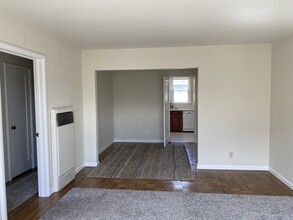 515 N El Camino Real, Unit 2 in San Mateo, CA - Building Photo - Building Photo