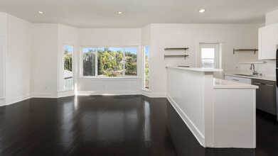 2249 Duane St in Los Angeles, CA - Building Photo - Interior Photo