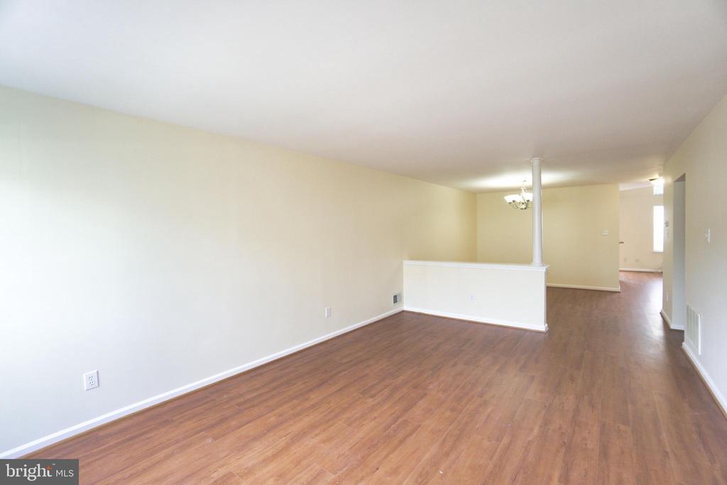 306 Pimlico Way in North Wales, PA - Building Photo