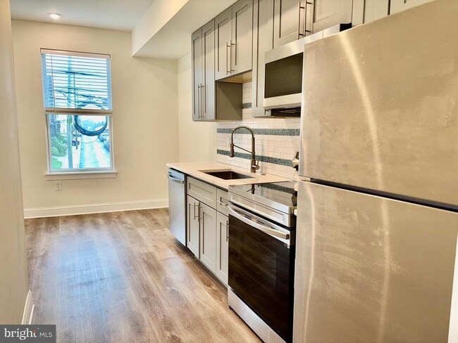 6601 Ridge Ave in Philadelphia, PA - Building Photo - Building Photo