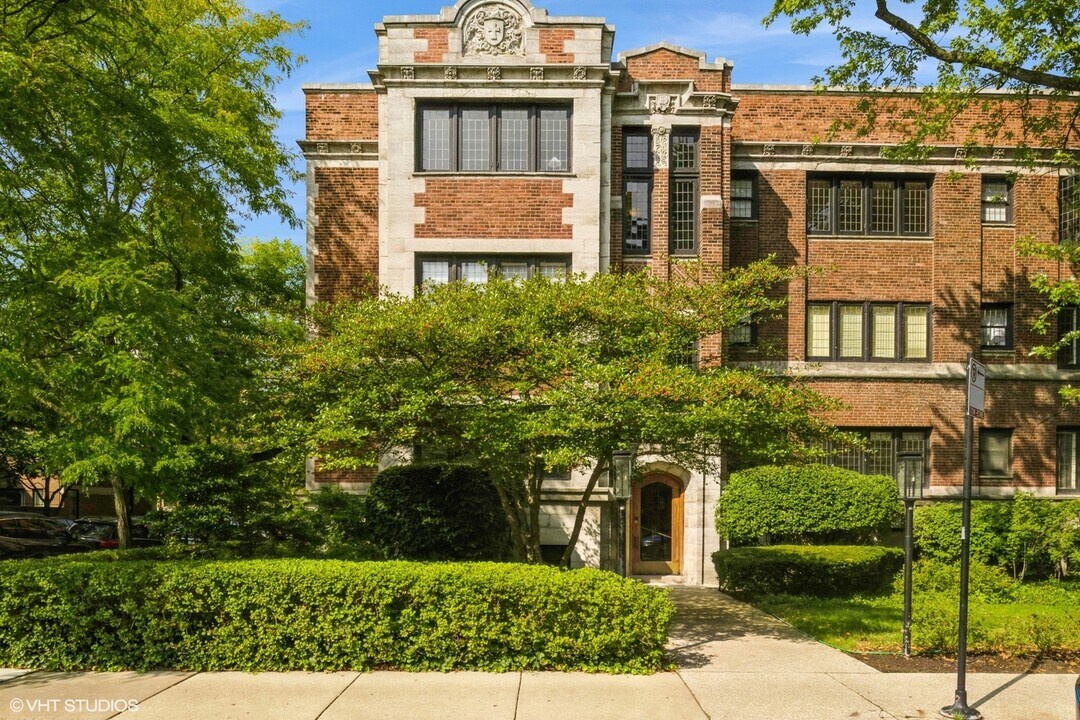 5656 S Dorchester Ave in Chicago, IL - Building Photo