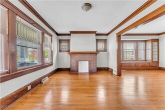 1905 W 73rd St in Cleveland, OH - Foto de edificio - Building Photo