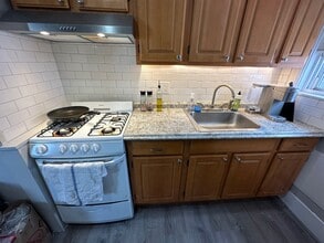 9 Dean St, Unit 3 in Everett, MA - Building Photo - Building Photo