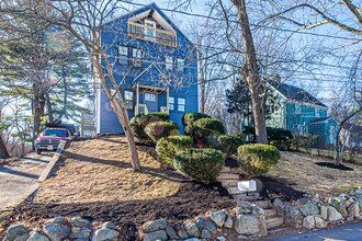 48 Caldwell Rd in Waltham, MA - Building Photo - Building Photo