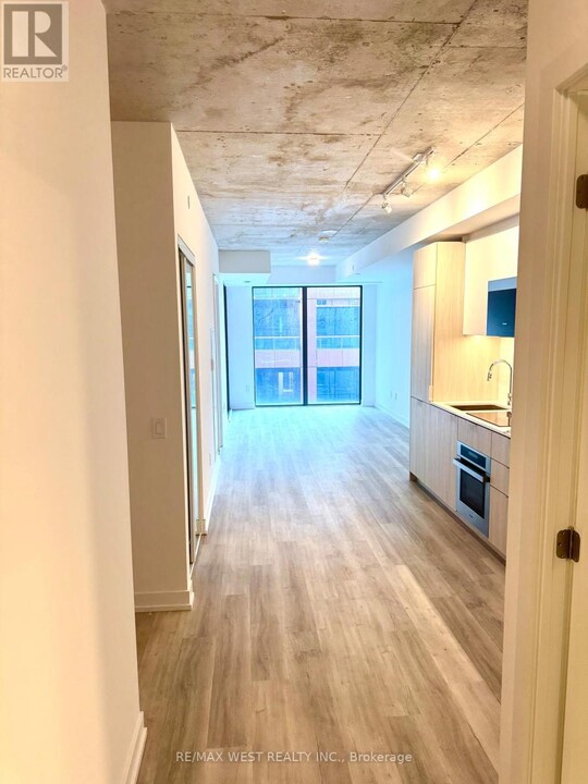 28-428 Eastern Ave in Toronto, ON - Building Photo