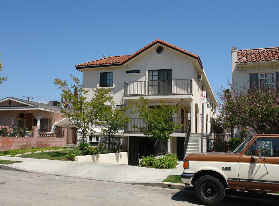 604 N Serrano Ave in Los Angeles, CA - Building Photo