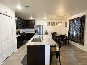1609 Cassandra Ln in Belen, NM - Foto de edificio - Building Photo