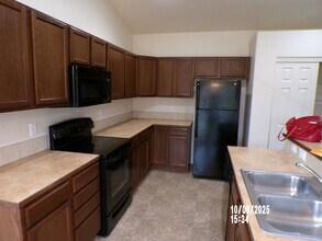 227 Twister St NE in Albany, OR - Building Photo - Building Photo