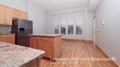 4351 S St Lawrence Ave in Chicago, IL - Building Photo - Building Photo