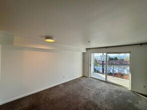 500 Elliott Ave W in Seattle, WA - Building Photo - Building Photo