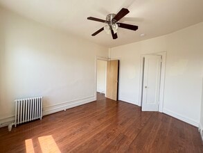 898 Kennedy Blvd in Bayonne, NJ - Foto de edificio - Building Photo