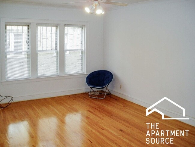 4817 N Wolcott Ave, Unit 2B in Chicago, IL - Foto de edificio - Building Photo