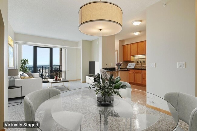 500 E Grant St in Minneapolis, MN - Foto de edificio - Building Photo