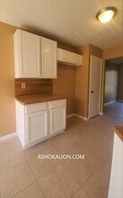 16110 Canaridge Dr in Houston, TX - Foto de edificio - Building Photo