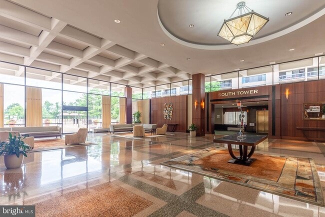 3701 S George Mason Dr in Falls Church, VA - Building Photo - Building Photo