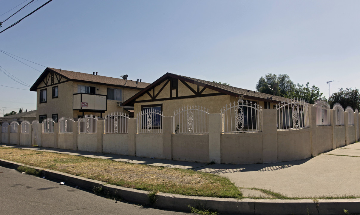 308 N Millard Ave in Rialto, CA - Building Photo