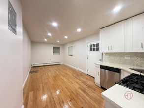 1720 Williamsbridge Rd in Bronx, NY - Building Photo - Building Photo