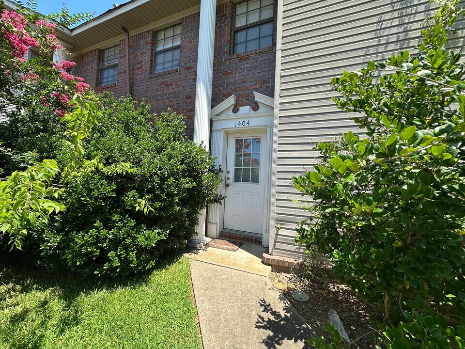 1408-1408 University Dr in Russellville, AR - Building Photo