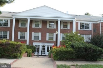 7621 Tremayne Pl in McLean, VA - Foto de edificio - Building Photo