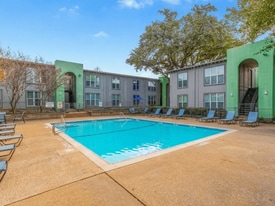 The Entro At Midtown in Dallas, TX - Building Photo