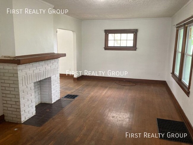 1324 W Fairview Ave in Dayton, OH - Building Photo - Building Photo