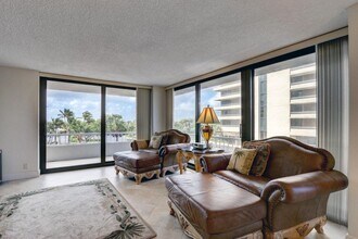 5540 N Ocean Dr in Riviera Beach, FL - Building Photo - Building Photo