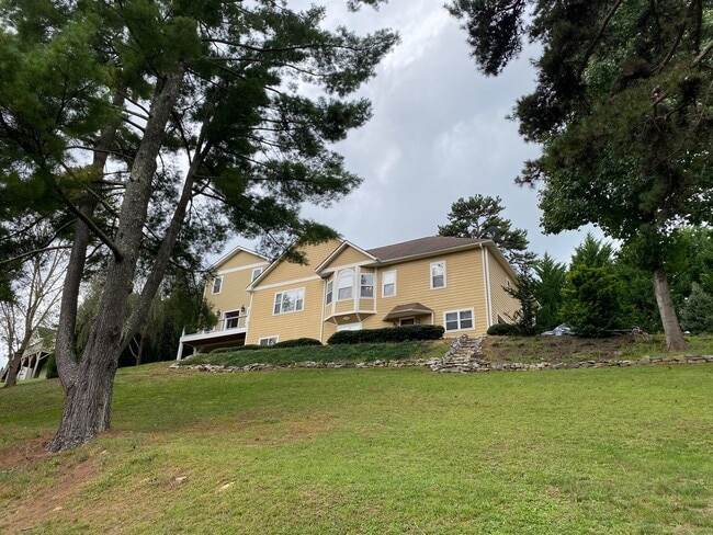 property at 170 S Willow Brook Dr