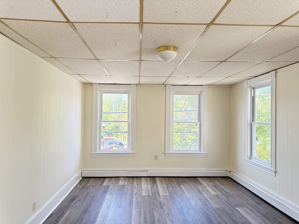 141 Main St in Belmont, NH - Building Photo