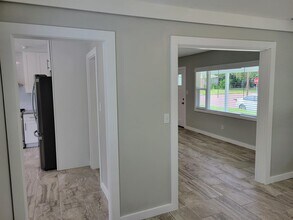 301 44th St N in St. Petersburg, FL - Building Photo - Building Photo
