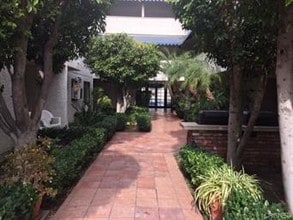 18530 Hatteras St, Unit #310 in Los Angeles, CA - Building Photo - Building Photo