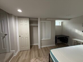 1629 Searles Rd in Dundalk, MD - Foto de edificio - Building Photo