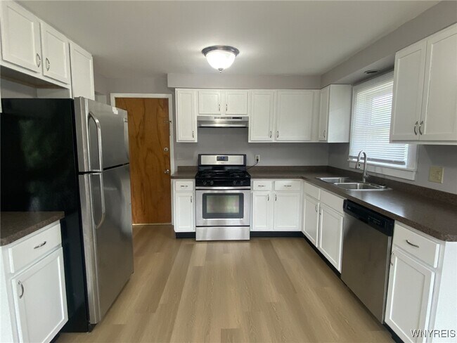 5846 Sheridan Dr in Amherst, NY - Building Photo - Building Photo