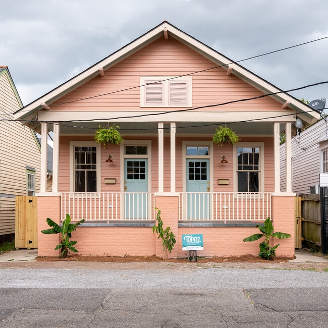 2015 Kerlerec St, Unit 2015