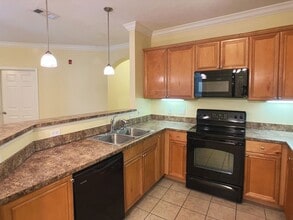 1235 SW 9th Rd in Gainesville, FL - Building Photo - Building Photo