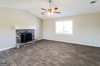 4603 Quail Pointe Dr in Flowery Branch, GA - Building Photo - Building Photo
