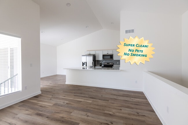 5347 Pinecrest Ct N in Bel Aire, KS - Foto de edificio - Building Photo