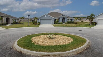 8313 Cristelle Ct in Fort Pierce, FL - Building Photo - Building Photo