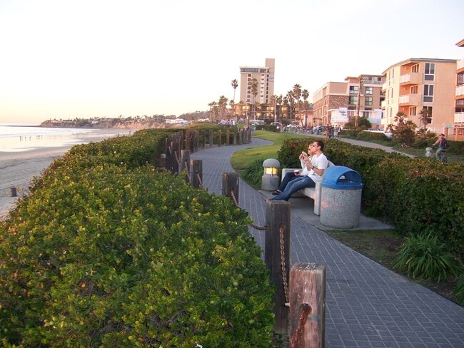 826-832 Felspar St, Unit 830 in San Diego, CA - Building Photo - Building Photo