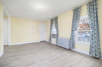 75 Soundview Ave in Stamford, CT - Building Photo - Building Photo