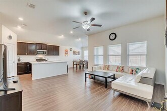 2425 Evening Stone Dr in Aubrey, TX - Building Photo - Building Photo