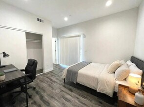 1638 N Soto St in Los Angeles, CA - Foto de edificio - Building Photo